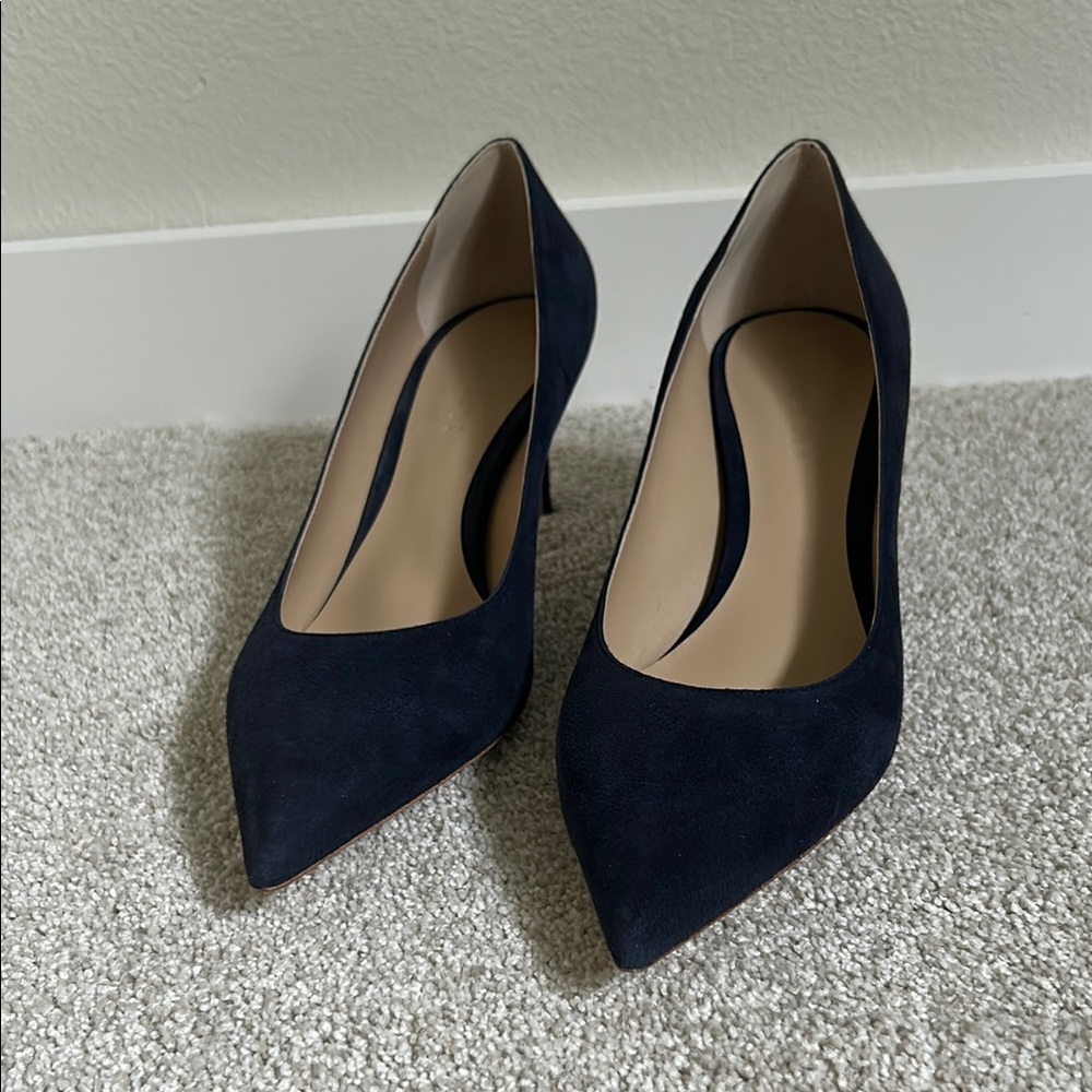 Elegant Navy Women's Pumps